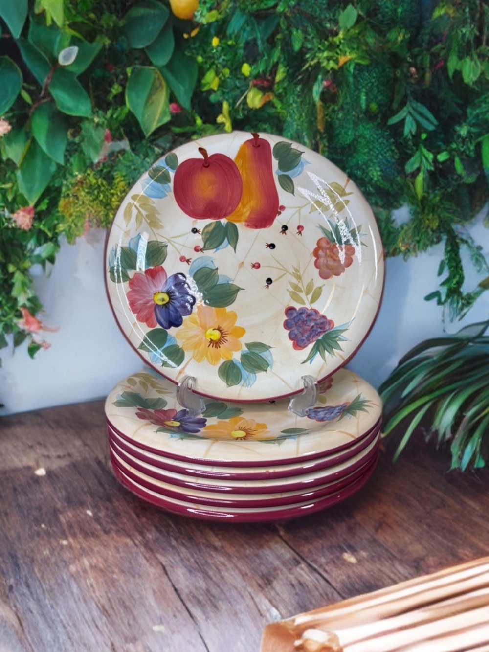 Vtg Heritage Mint, Ltd. dinner plate from the"Gatherings" pattern. Set of 6